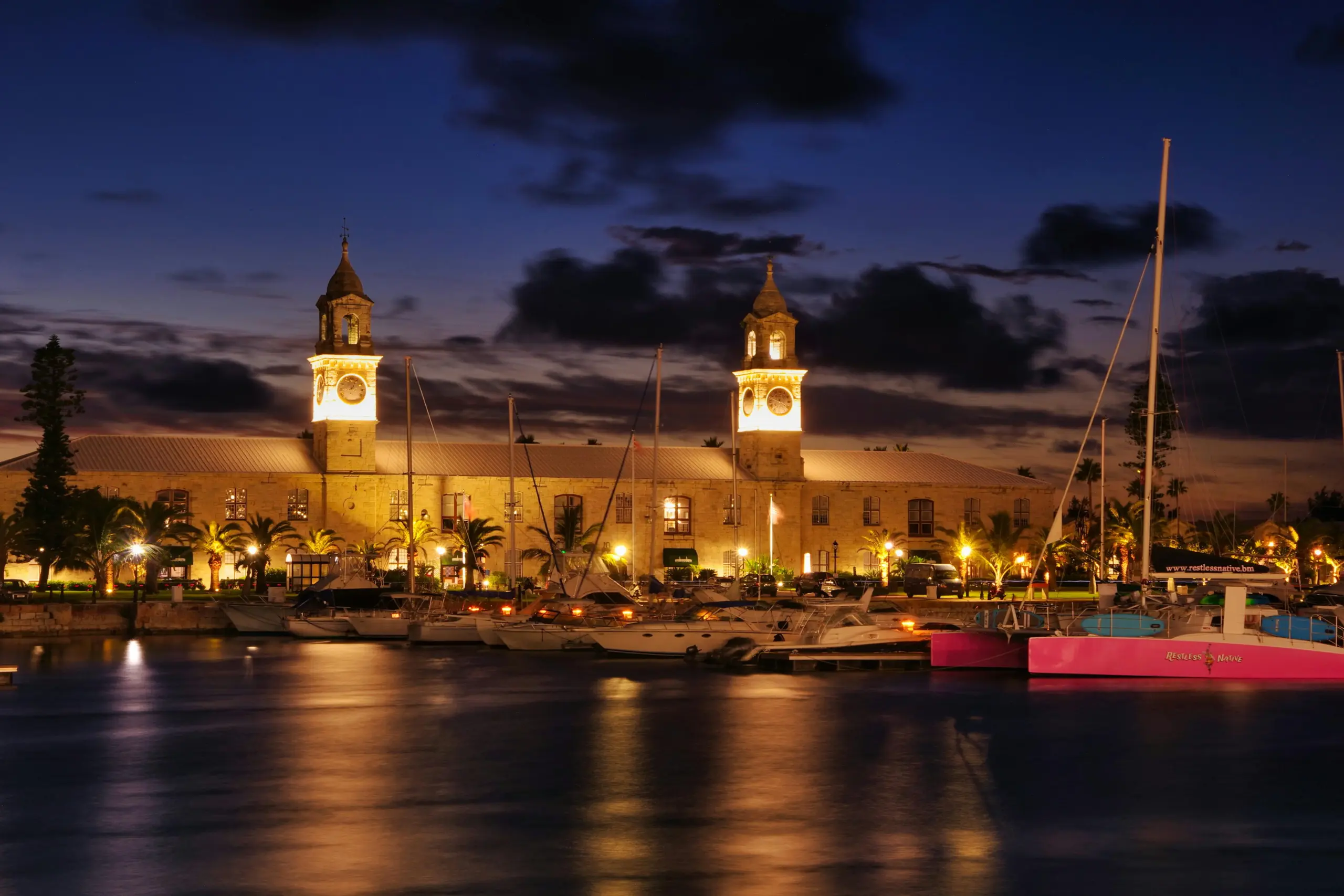 Dockyard Bermuda bei Nacht