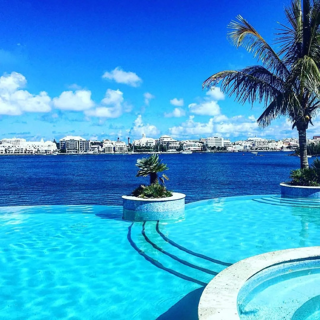 Newstead Belmont Hills Infinity Pool mit Blick auf den Hafen und Hamilton